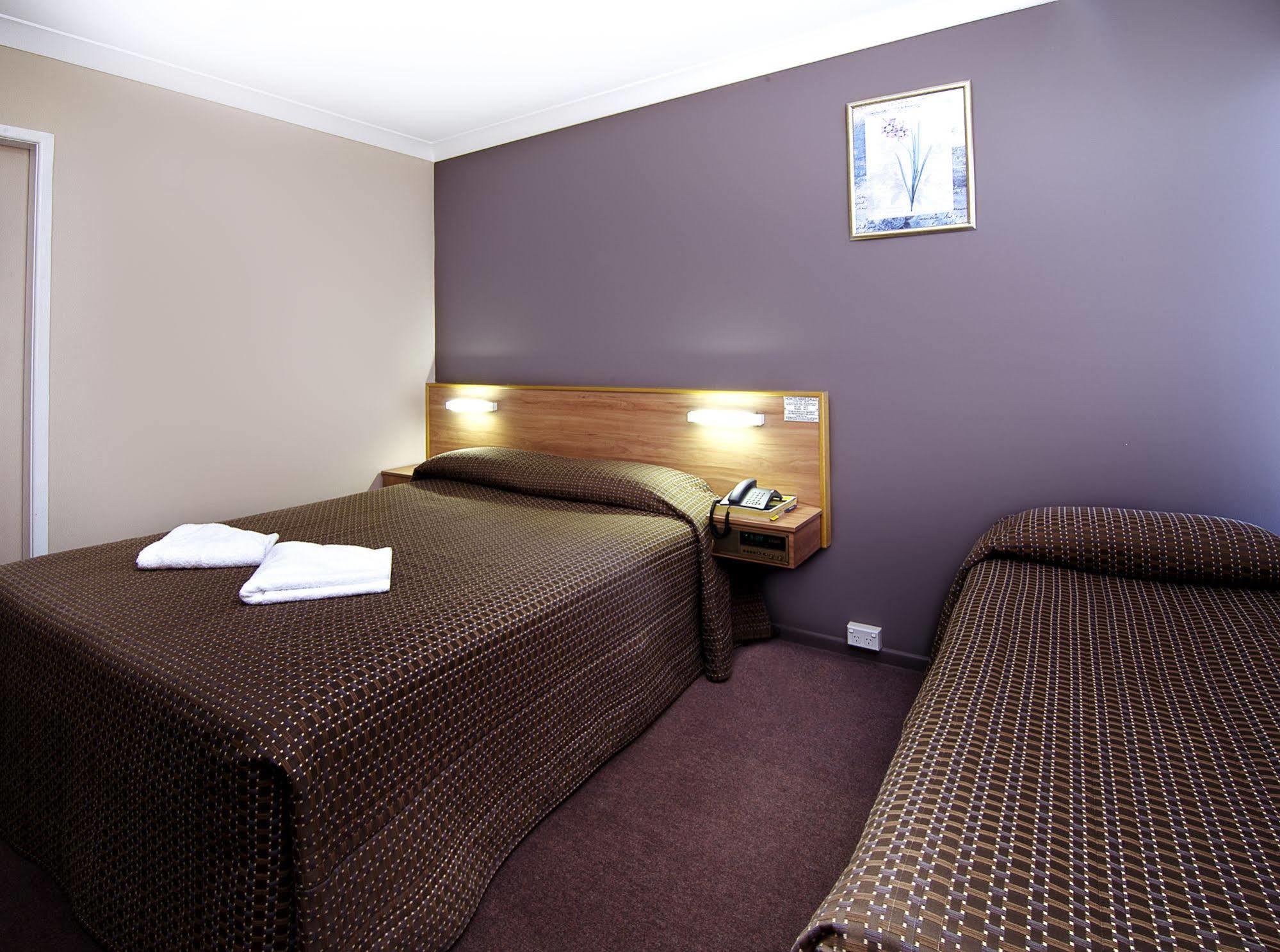 Riviera On Ruthven Motel Toowoomba Exterior photo